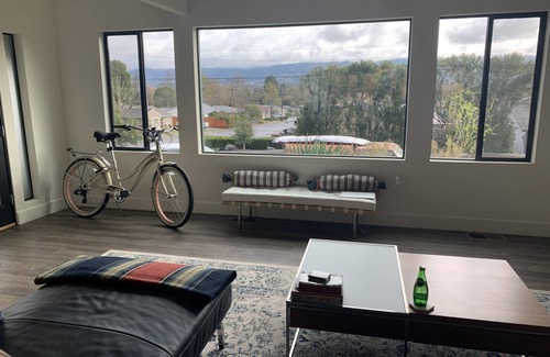 Ukiah House | Newly renovated modern home with ADU, Outdoor shower, Luxurious garden and patio