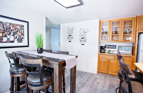 Eugene House | Newly renovated, near the U of O and Hayward field . Garage space available.