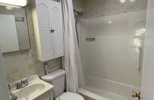 Lincoln Cottage | Newly renovated private lakefront cottage spacious clean end lot steps to water