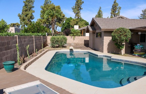 The Lakes House | Newly Renovated Quaint Tempe Home with Pool