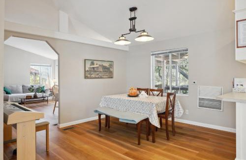 Murphys Villa | Newly Renovated Retreat on 6 Acres, Discover Murphys Lodge with Scenic Views!