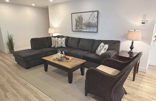 Powell River Apartment | Newly Renovated. Spectacular ocean view with gourmet kitchen.