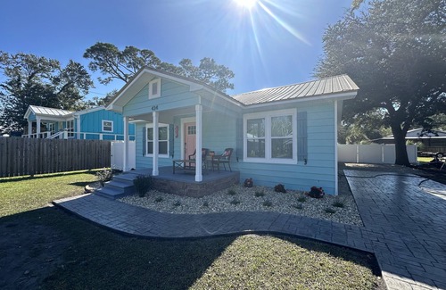 Port St. Joe House | Newly Renovated Seahorse Cottage 2 blocks to Bay & 1/2 Mile to Downtown PSJ 3/2