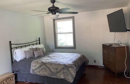 Walworth House | Newly renovated suite on 25 acres