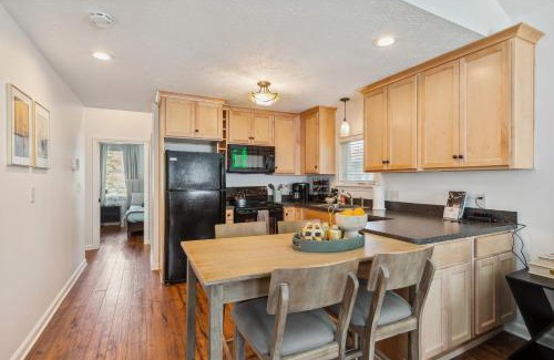 Tremont House | Newly Renovated Tremont Treasure I Cozy + Modern