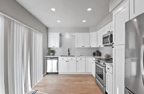 Ken Caryl Ranch Plains House | Newly Renovated Two-Story Townhouse w/Two Car Garage Close to the Mountains