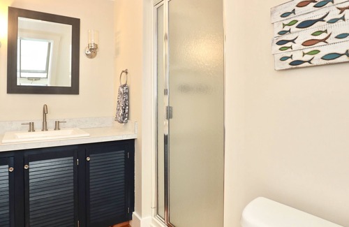West Boothbay Harbor House | Newly Renovated Upstairs Suite in 1790's Sea Captain's House on Deckers Cove