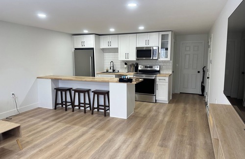 Medway Apartment | Newly Renovated Upstairs Apartment in Medway