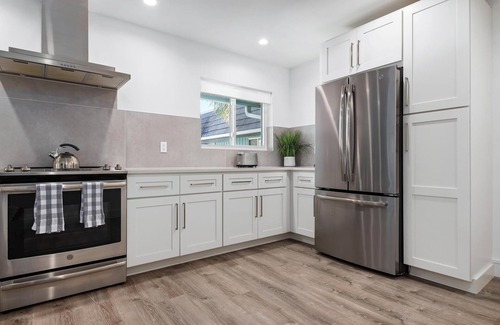 Bradenton Beach Condo | Newly Renovated - 1 Block from the Beach, Walk to Bars, Restaurants & Shopping!