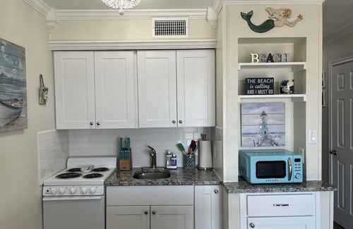 North Beach Condo | Newly Renovated Beach Condo with views of the ocean and downtown Corpus Christi!