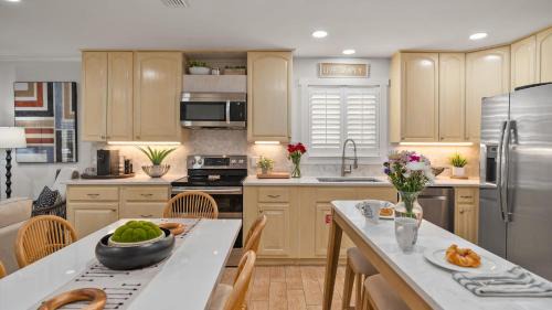 Inlet Beach Heights House | Newly Renovated 2-min Walk to the Beach The Coastal Cottage by AvantStay