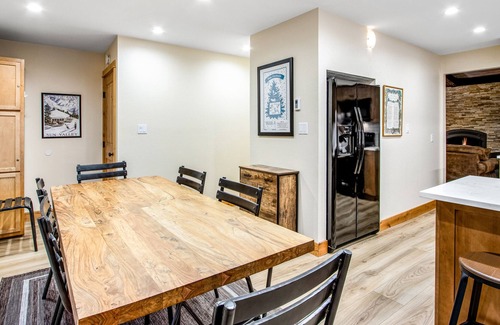 Intermountain House | Newly Renovated Vail Valley Escape with Balcony, Free Shuttle to Slopes