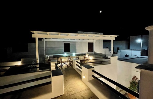 Apollonia House | Newly renovated Villa in the heart og Apollonia