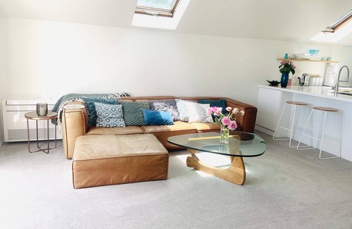 Stepneyville Apartment | Newly renovated waterfront apartment with stunning views of Nelson Harbour