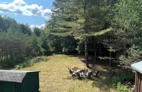 Woodgate House | NEWLY RENOVATED WITH PRIVATE DOCK ON WHITE LAKE