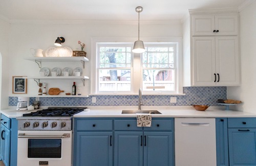 Heights House | Newly Restored 2BR Heights Cottage