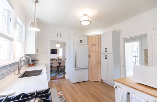 Heights House | Newly Restored 2BR Heights Cottage