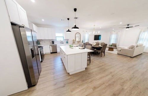 Government Hill House | Newly restored 5-bed, 3-bath home in downtown San Antonio, near Pearl District