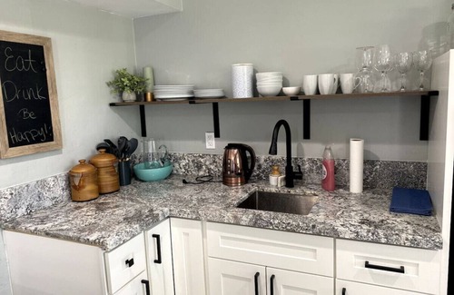 Sam Hughes House | Newly Updated/2 BR 1 BA/U of A/Sam Hughes