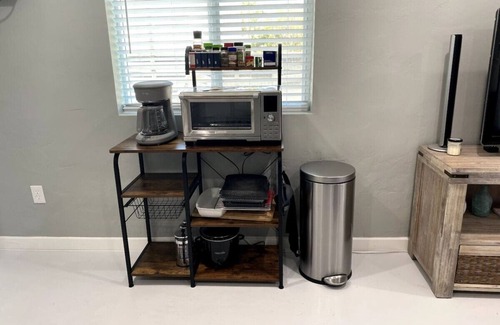 Sam Hughes House | Newly Updated/2 BR 1 BA/U of A/Sam Hughes