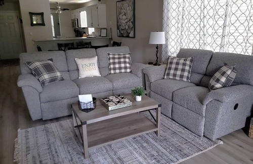 Table Rock Condo | NEWLY UPDATED 3 Bedroom-3 full bath- CLOSE TO EVERYTHING!