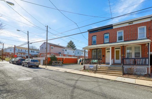 Lancaster Apartment | Newly Updated Charming Backyard & Grill