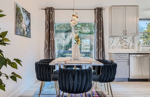 Eastport House | Newly Updated EV Charger Ready Peaceful Home in Annapolis