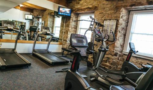 Yachting Village Hotel | Newport Bay Club and Hotel
