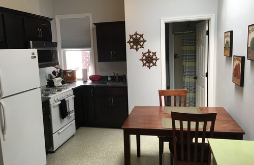 Newport Apartment | NEWPORT INN #3 - NO CLEANING FEES! FREE PARKING! WALK TO GAMES AND CONCERTS!