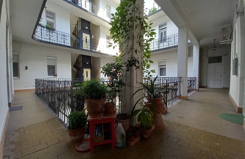 13th District Apartment | Next Danube river , personal welcome , private guided tours and homerestaurant