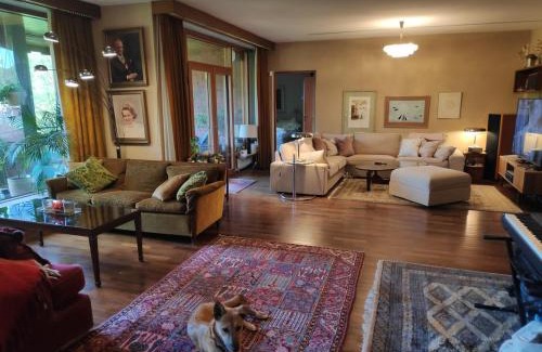 Lantinen District Apartment | Next door to the President, 70's vintage luxury