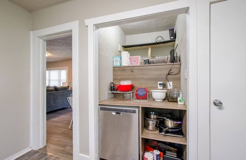 Hemlock House | Next to Championship Park, Sleeps 6, Lots of parking