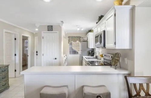 Indian Point Condo | Next to SDC & Table Rock Lake. 2 Beds 2 Baths. 20ft Patio. Full Size Kitchen.