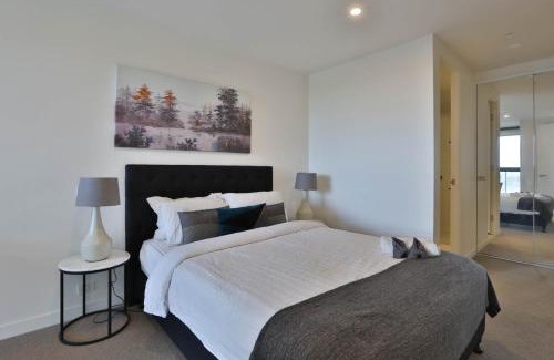 Glen Waverley Apartment | Next to 'The Glen Shopping Centre' Apartment