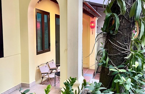 Dong Anh House | Ngôi Nhà Việt Ấm Cúng Hướng Sân Vườn Giường Cỡ Queen