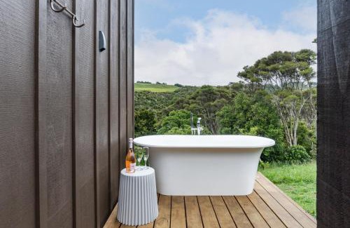 Raglan House | Ngahere Views - Rural Cabin 5 min drive to Raglan township