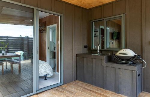 Raglan House | Ngahere Views - Rural Cabin 5 min drive to Raglan township