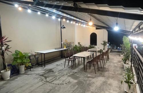 Dong Hoi Apartment | Nhà mặt đất 200m2 view biển Nhật Lệ, 3 phòng ngủ , 4 giường, 6 nhà tắm,Ra Khơi House