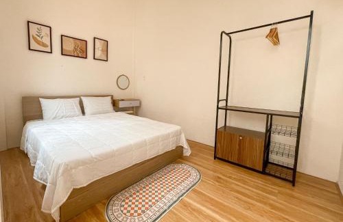 Dong Hoi Apartment | Nhà mặt đất 200m2 view biển Nhật Lệ, 3 phòng ngủ , 4 giường, 6 nhà tắm,Ra Khơi House
