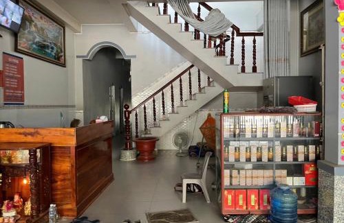 Tinh Bien Hotel | Nhà Nghỉ Hiếu Lê