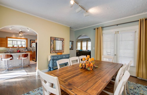 Hillsboro West End House | nHurry! Nov Fall WkDays open. Close to the fun Cozy Fireplace & Hot Tub!nnnnnn