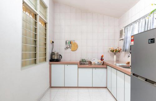 Nibong Tebal House | Nibong Tebal Beautiful Homestay Retreat with WiFi & Netflix