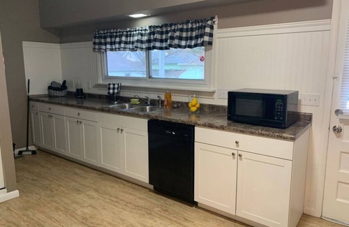 Middletown House | Nice 107 Historic Home with relax & private Hotub