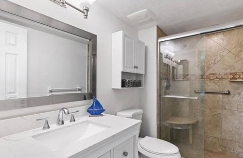 Redevelopment Area Condo | Nice 2-bedroom condo with AC in fabulous Naples with dock and pool ground floor!
