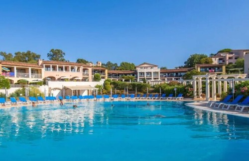 Les Restanques Apartment | Nice 36 M² Bright And Equipped With Garden Pool