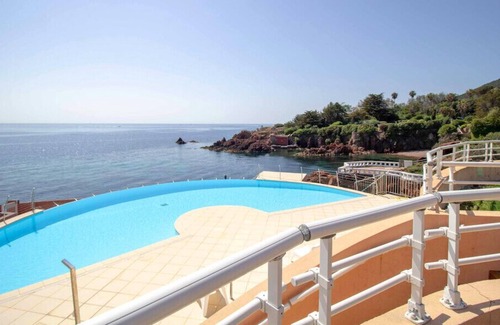 Le Trayas Apartment | Nice 51 M² With Terrace Pool And Sea View