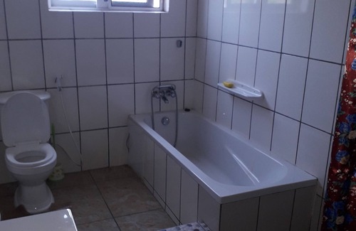 Akyinim Apartment | Nice and cozy 4 BR apartment