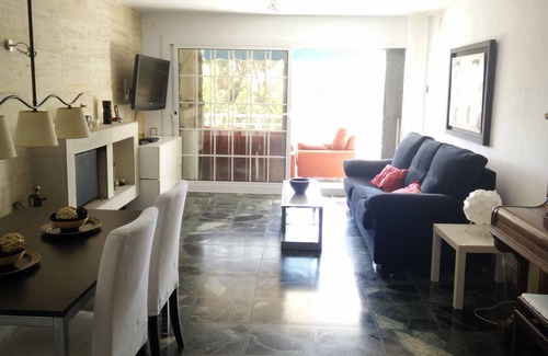 Vilassar de Mar Apartment | Nice and spacious apartment on the beach with pool