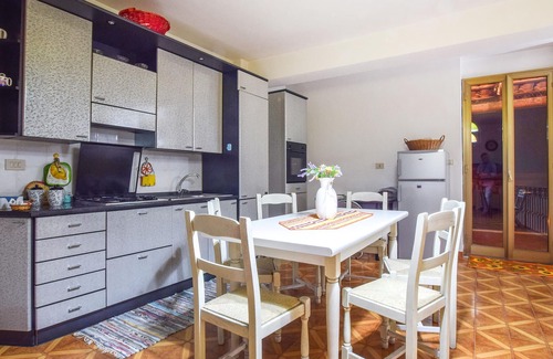 Gaggi Apartment | Nice and spacious vacation apartment with large terrace.