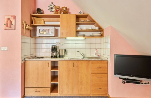 Starkov Villa | Nice apartment in villa for 18 guests with WIFI, pool, TV, patio and pets allowed